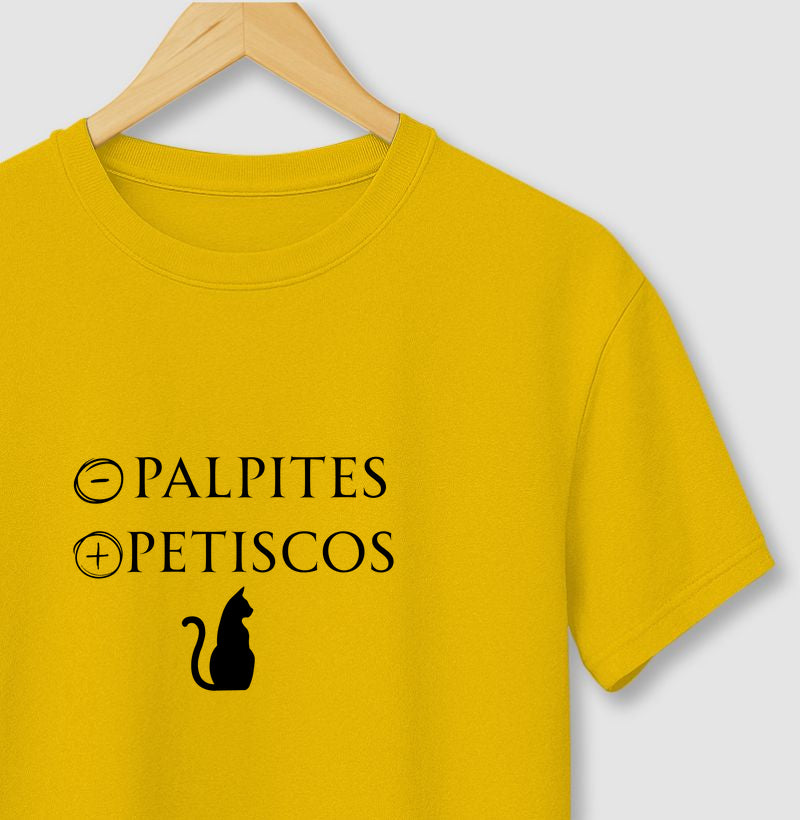 Camiseta Unissex Gato Menos Palpites Mais Petiscos