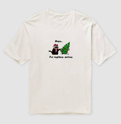 Camiseta Gato de Natal Foi Legítima Defesa 100% Algodão