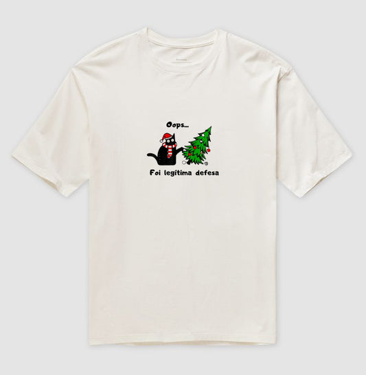 Camiseta Gato de Natal Foi Legítima Defesa 100% Algodão